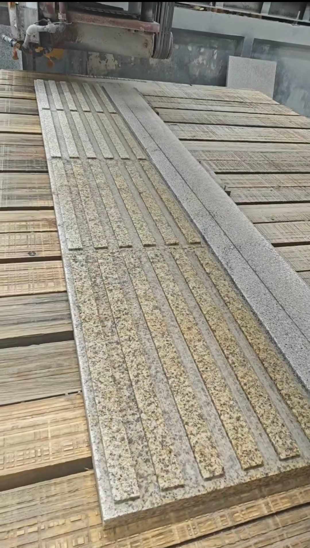威海黄金麻盲道石 盲条