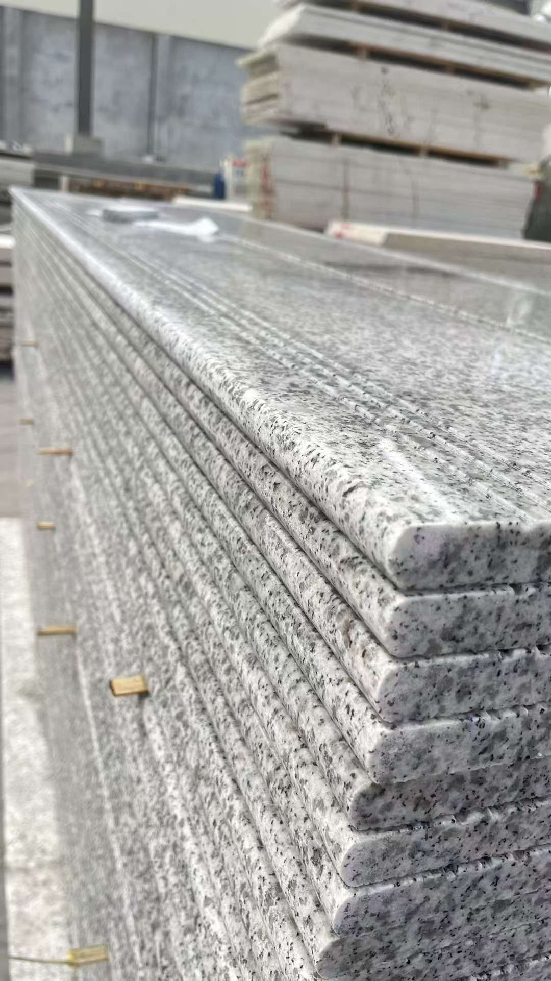 威海芝麻白楼梯踏步 花岗岩楼梯板材