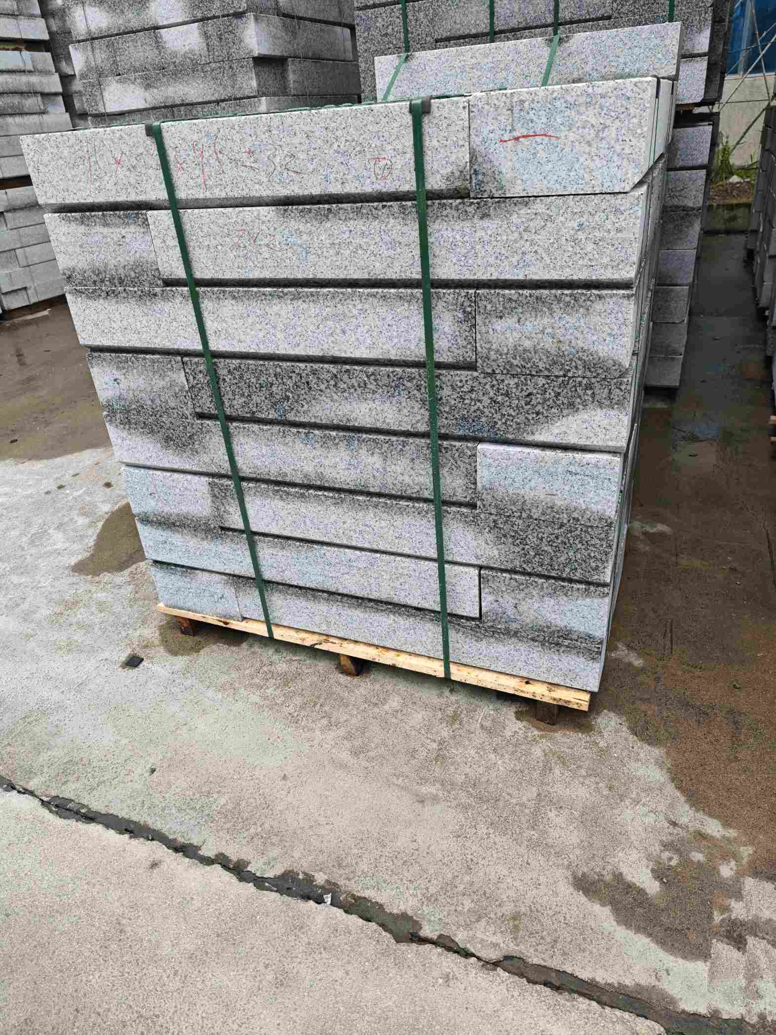 威海芙蓉白路牙石，马路牙子