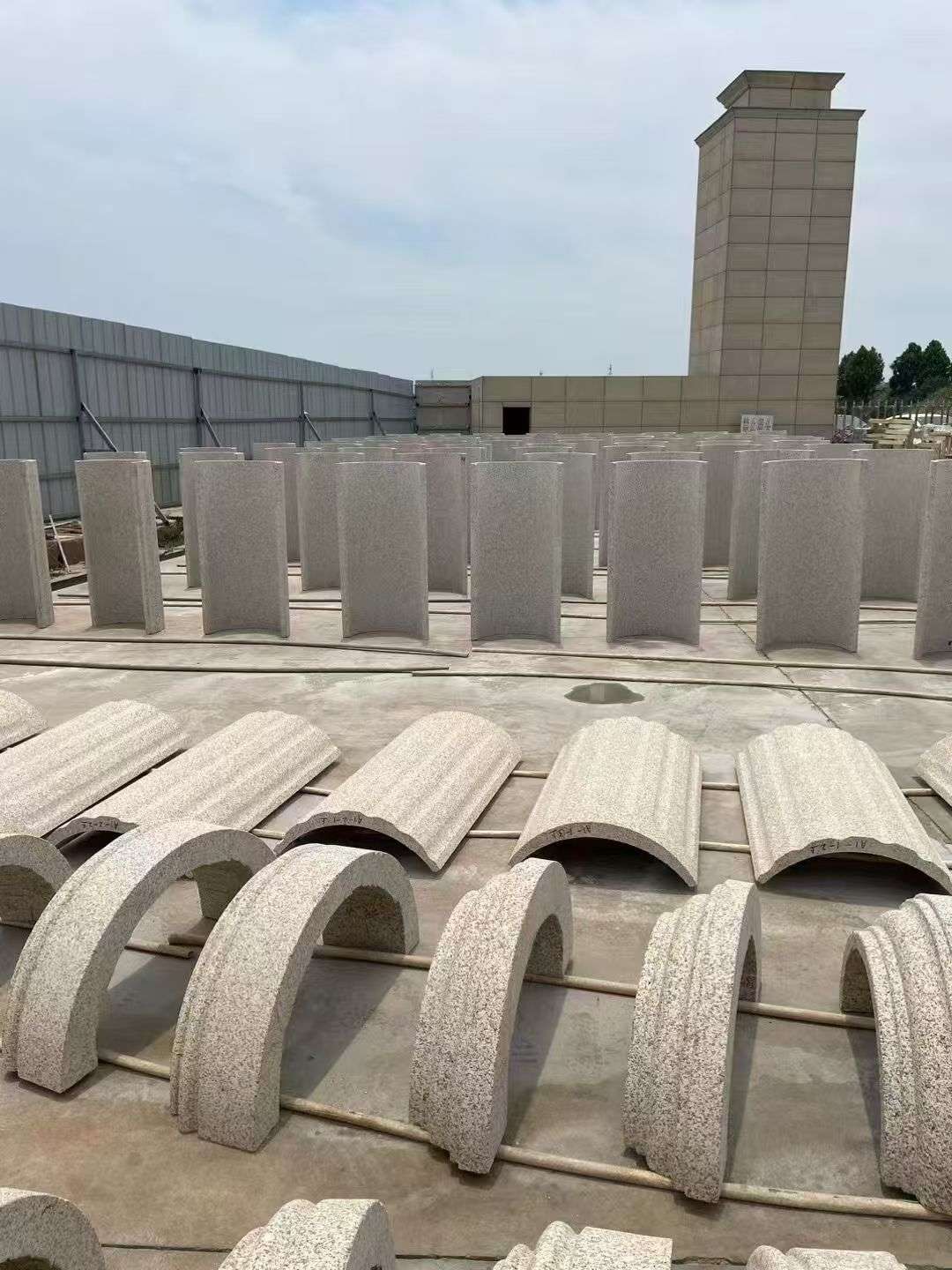 威海黄金麻别墅柱皮 异形 线条定制